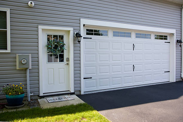 24/7 Emergency Garage Door Panel Replacement experts in Knightsen, CA